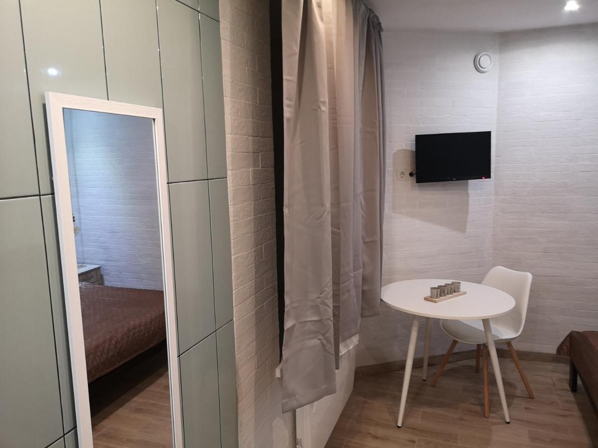 Freedom Apartment On Bazarna Str Lviv Ngoại thất bức ảnh